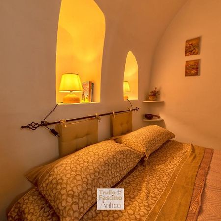 Trullo Dal Fascino Antico Villa Locorotondo Kültér fotó