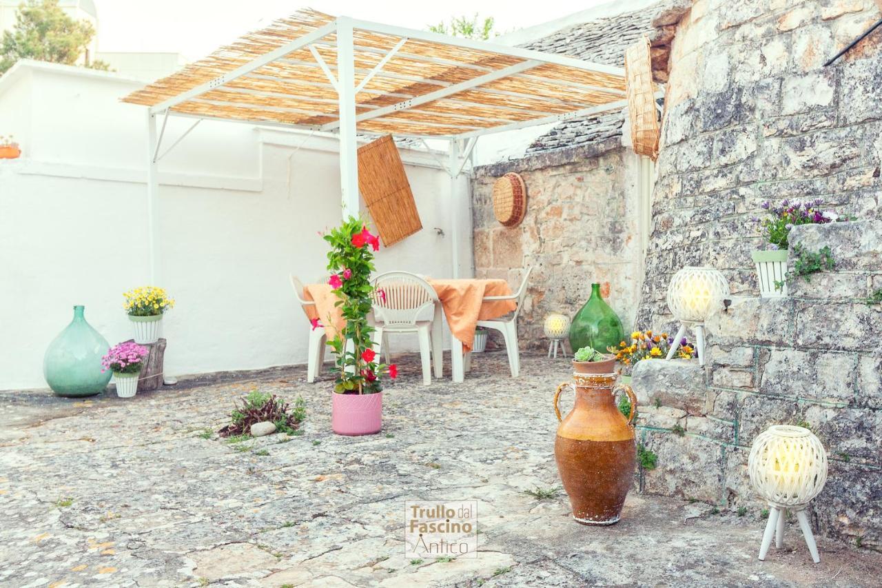 Trullo Dal Fascino Antico Villa Locorotondo Kültér fotó