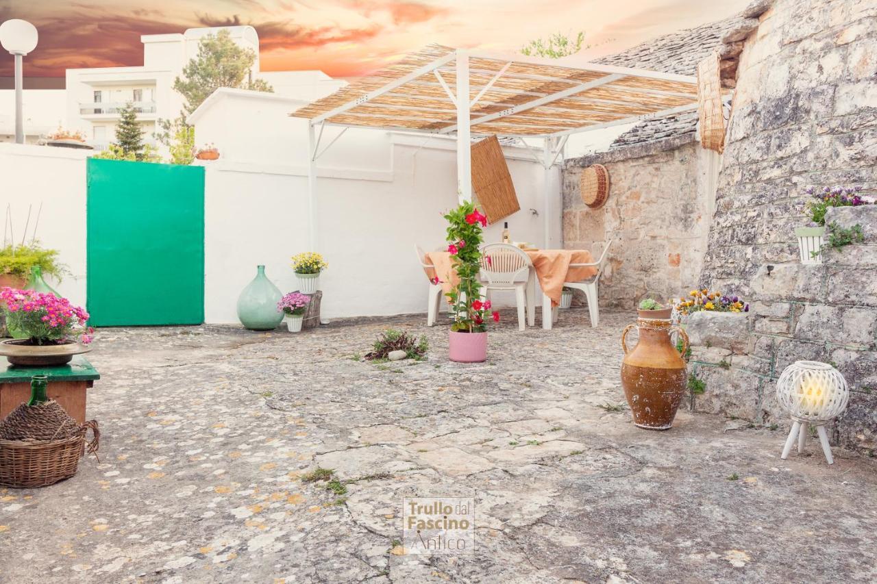 Trullo Dal Fascino Antico Villa Locorotondo Kültér fotó